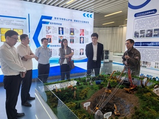 中铁建发展集团李兢一行莅临大学...